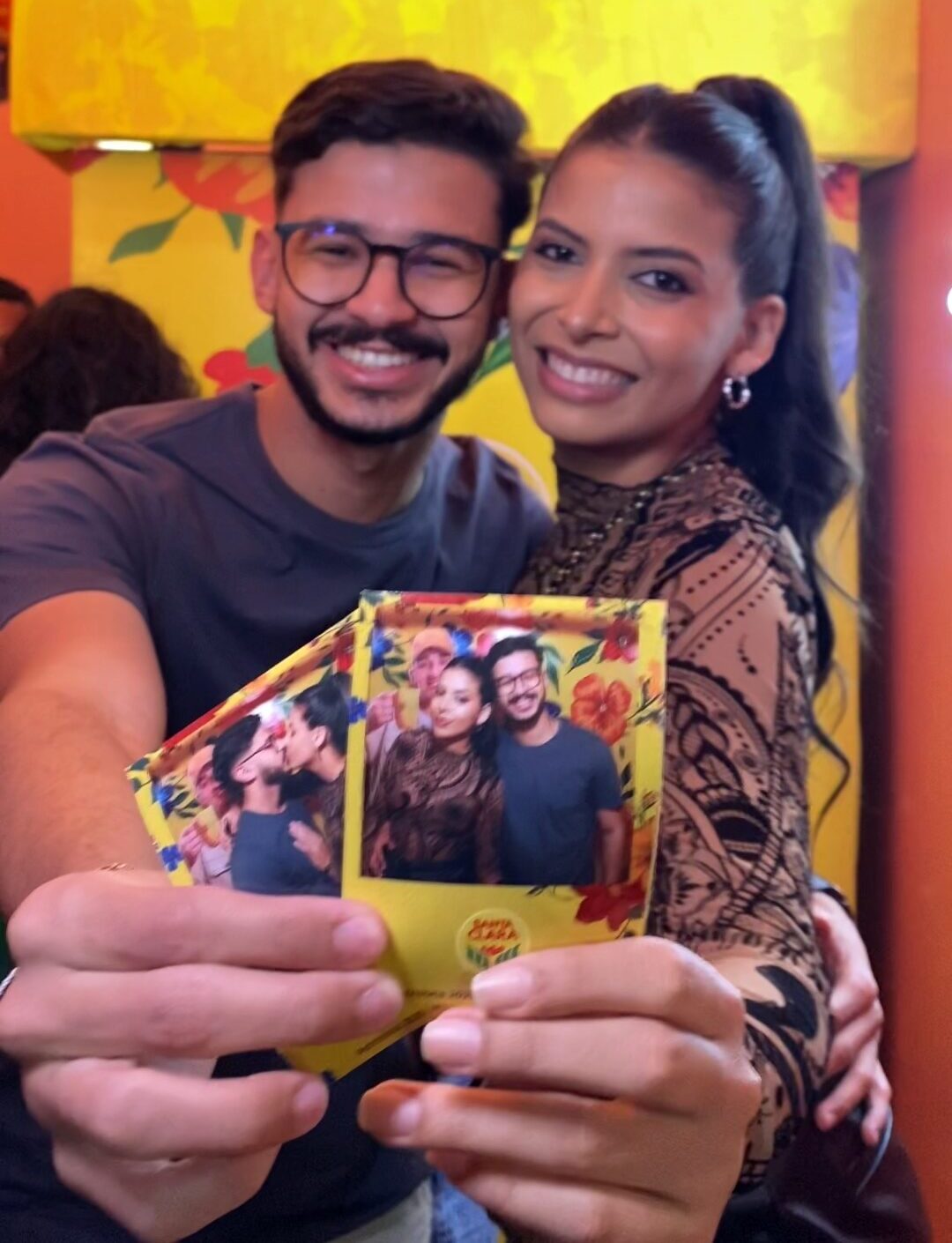 Convidado levando a foto para casa — Fotobine